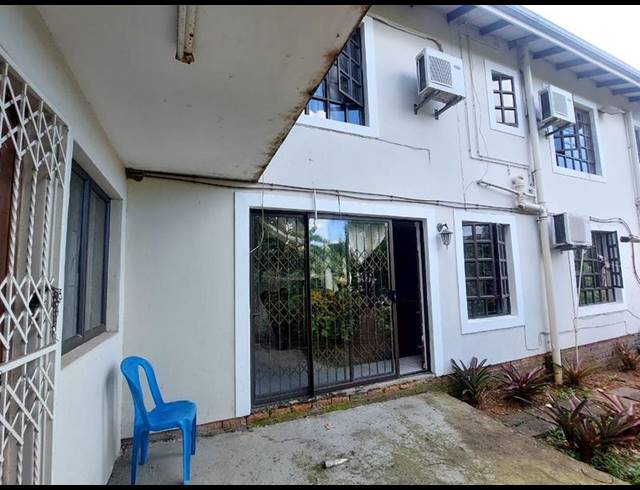 5 BEDROOM HOUSE FOR SALE IN RESERVOIR HILLS